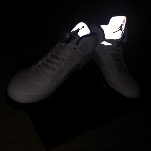 Jordan 5 size 9 New - Picture 2 of 3